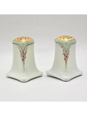 Vintage/Antique "Bavarian Favorite" Salt & Pepper Shakers